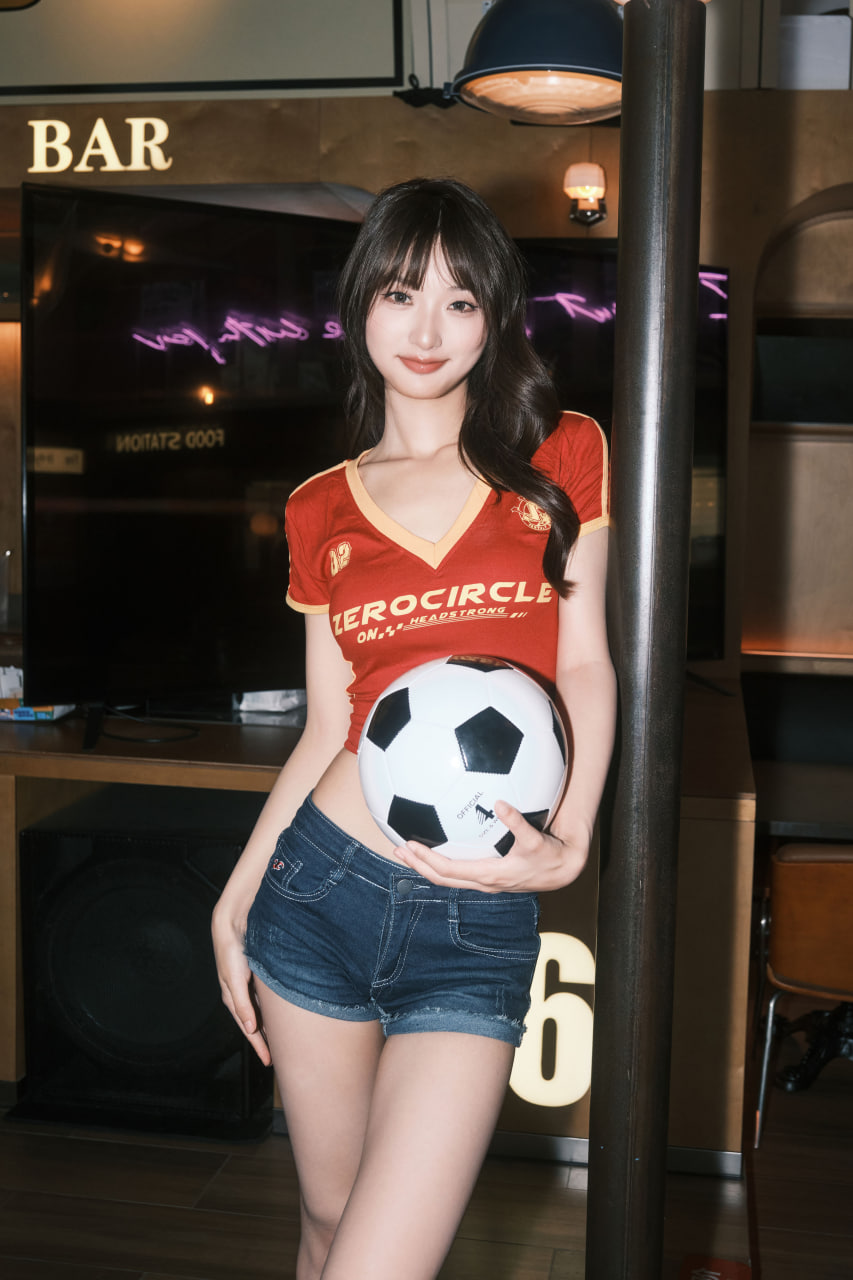 哈兰德04年女友亮相极限运动颁奖礼惊艳全场